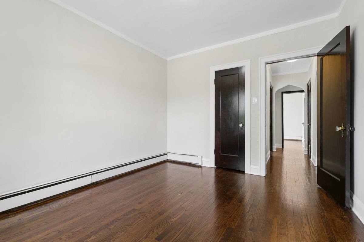 Apartment for rent at 8503 S Drexel Ave #1E, Chicago, IL 60619