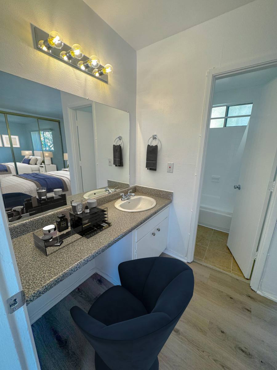 Apartment for rent at 2712 Abbot Kinney Blvd, Venice, CA 90291