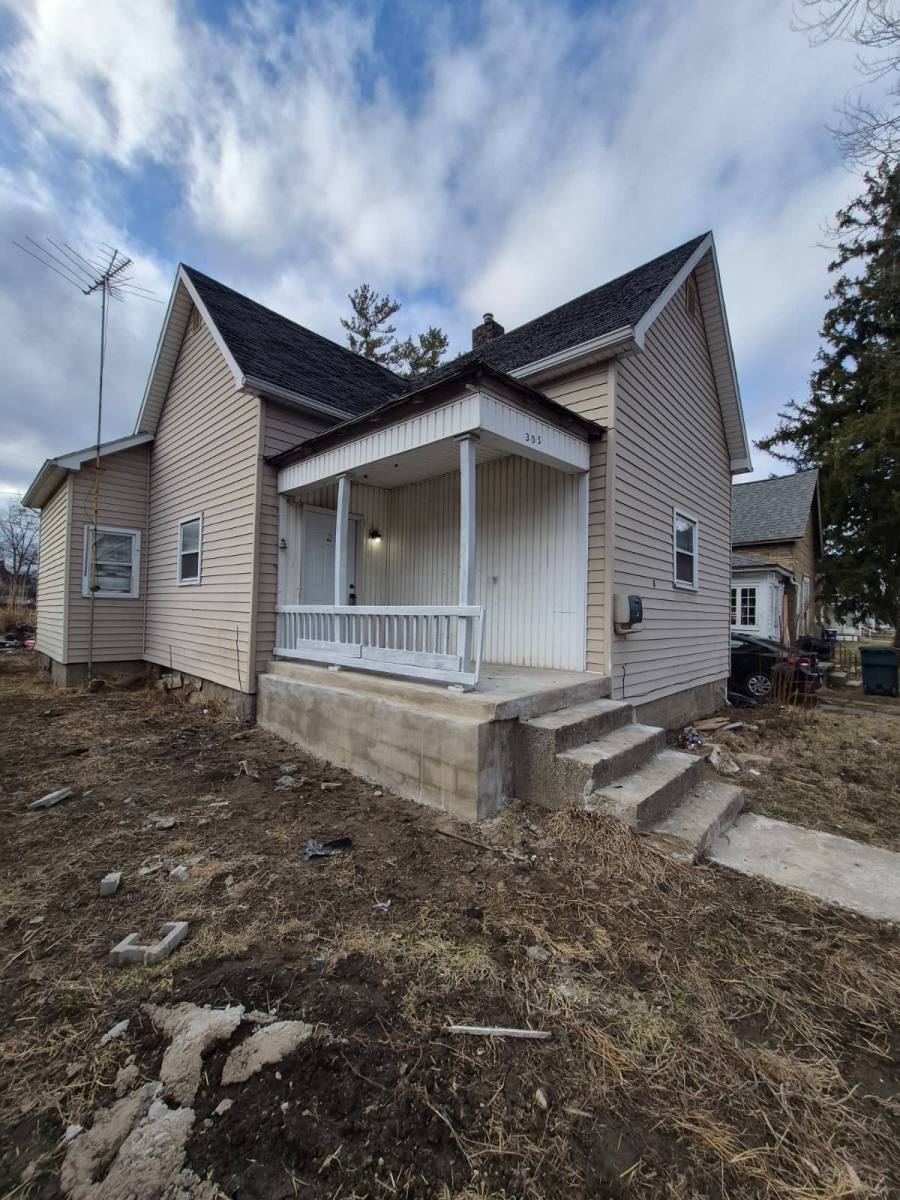 House for rent at 305 N Pershing Dr, Muncie, IN 47305