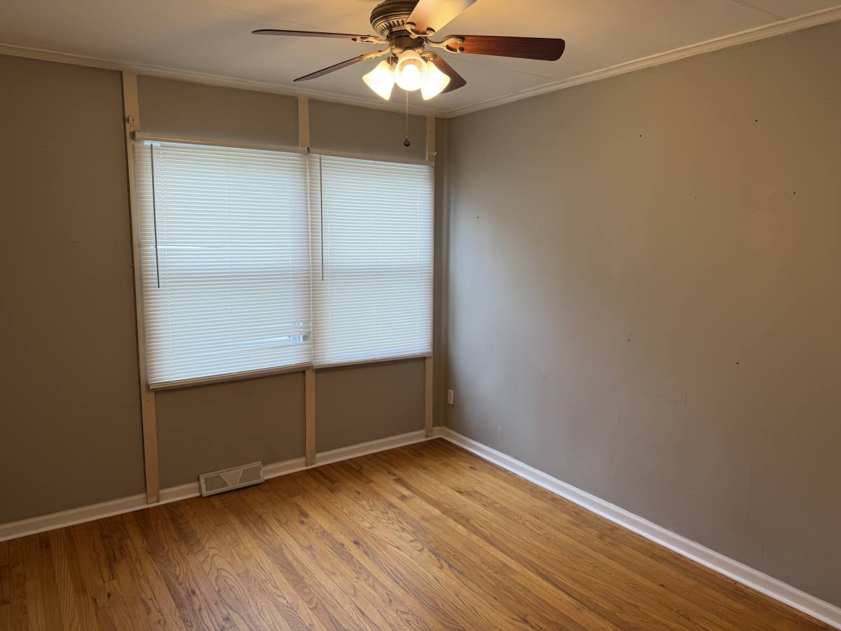 House for rent at 918 NE 44th Terrace, Kansas City, MO 64119