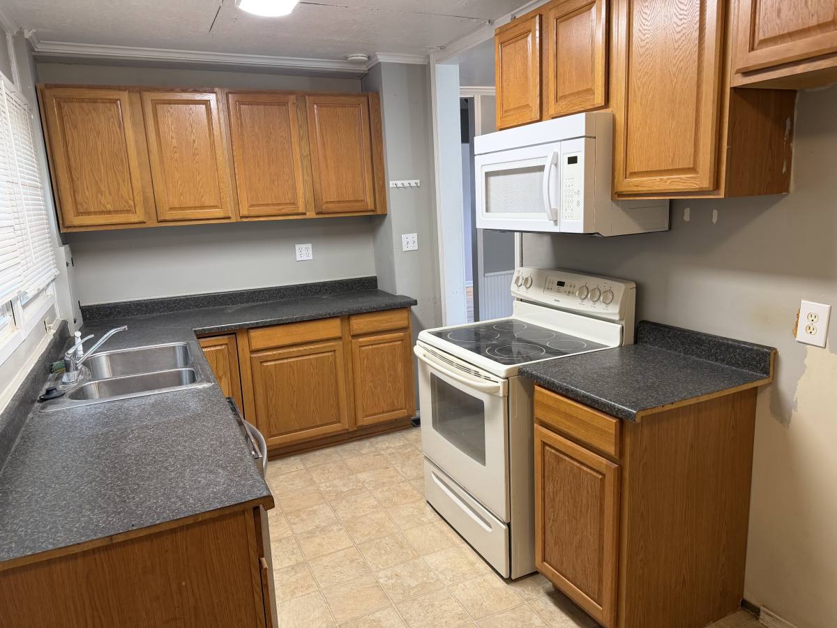House for rent at 918 NE 44th Terrace, Kansas City, MO 64119