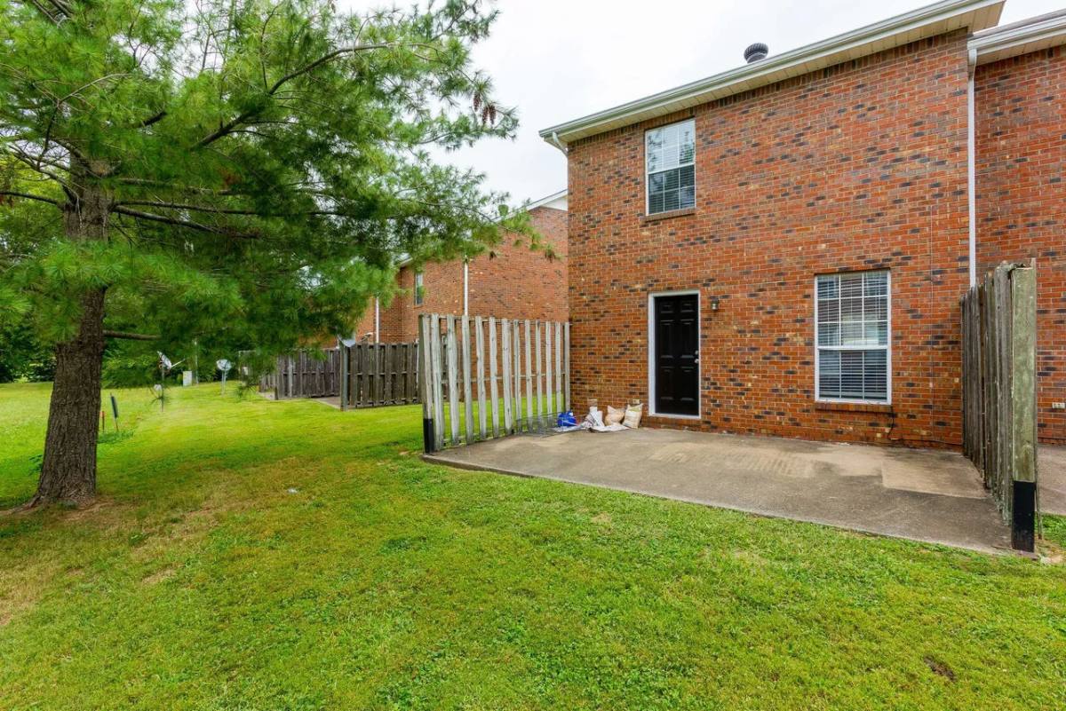 Townhouse for rent at Dunbar Townhomes, 291 Dunbar Cave Rd, Clarksville, TN 37043