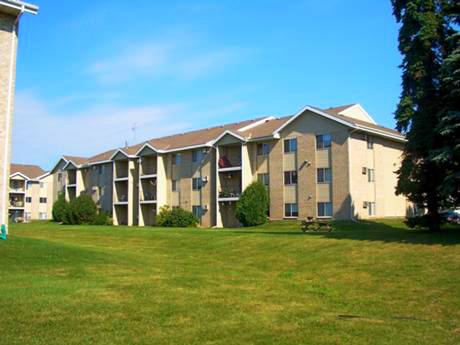 Apartment for rent at 913 6th Ave NE, Buffalo, MN 55313