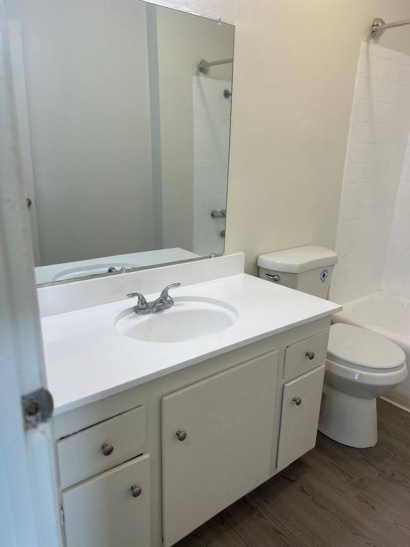 Apartment for rent at 10200 De Soto Ave, Chatsworth, CA 91311