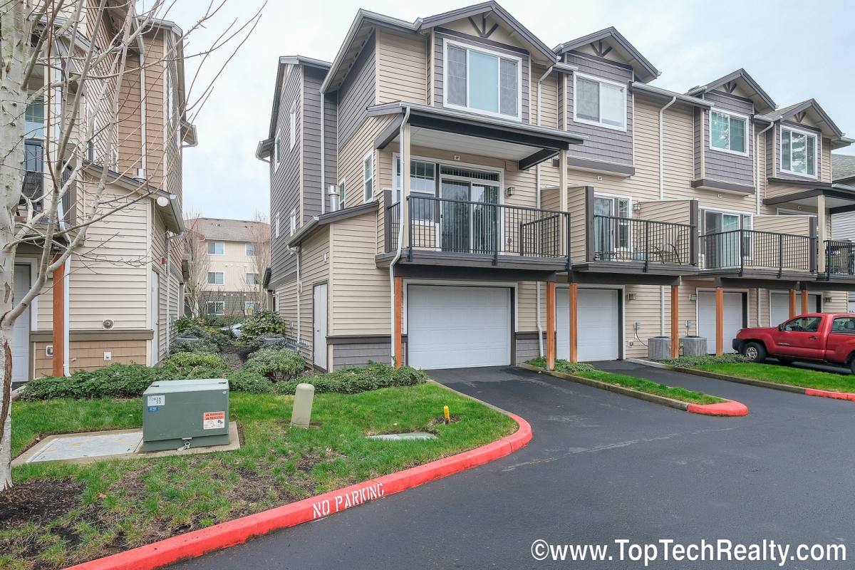 Townhouse for rent at 477 NW Edgeway Dr, Beaverton, OR 97006