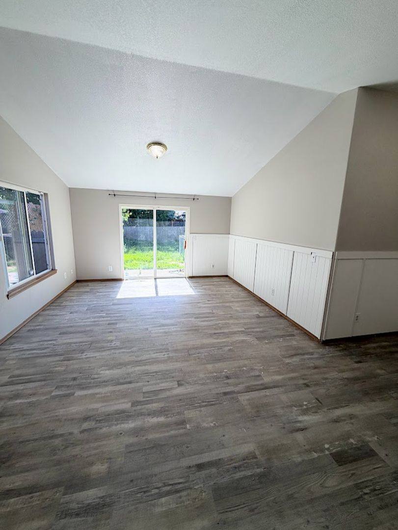 House for rent at 5188 Perry St, Salem, OR 97303