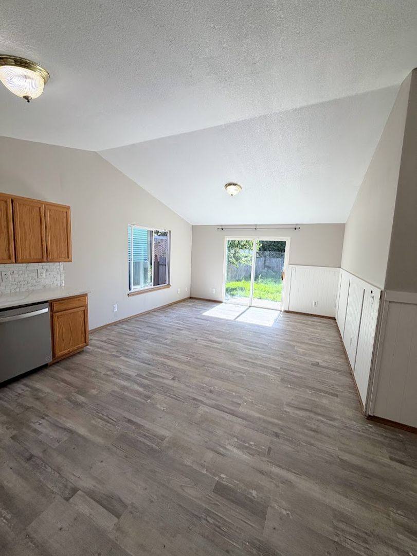 House for rent at 5188 Perry St, Salem, OR 97303