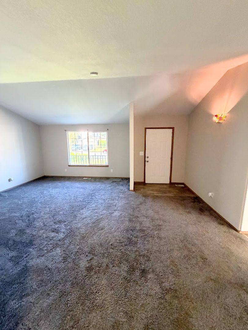 House for rent at 5188 Perry St, Salem, OR 97303