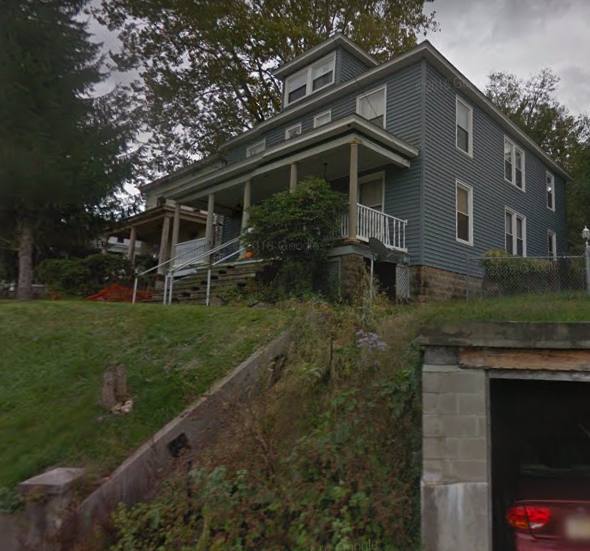 Apartment for rent at 515 Lee Ave, Clarksburg, WV 26301