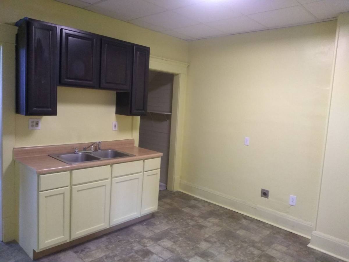 Apartment for rent at 515 Lee Ave, Clarksburg, WV 26301