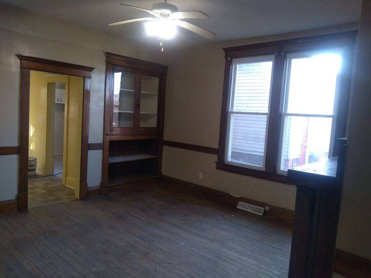 Apartment for rent at 515 Lee Ave, Clarksburg, WV 26301