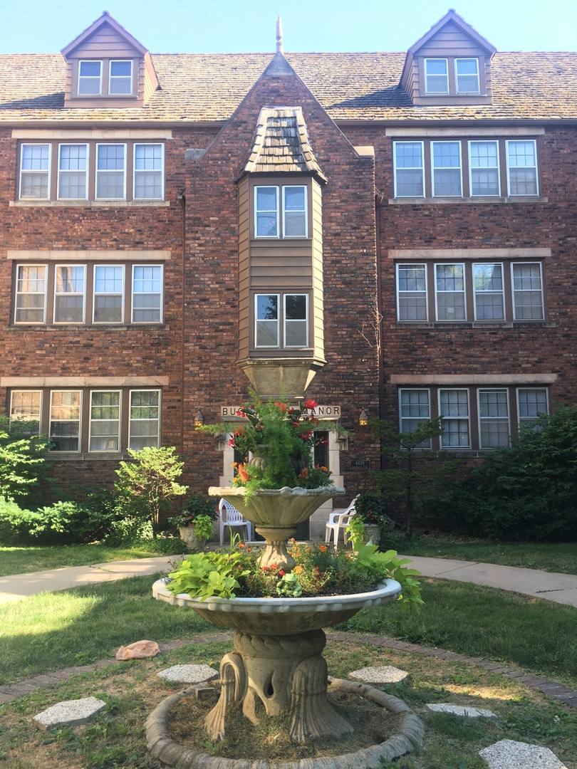 Apartment for rent at 4817-4821 Chicago St, Omaha, NE 68132