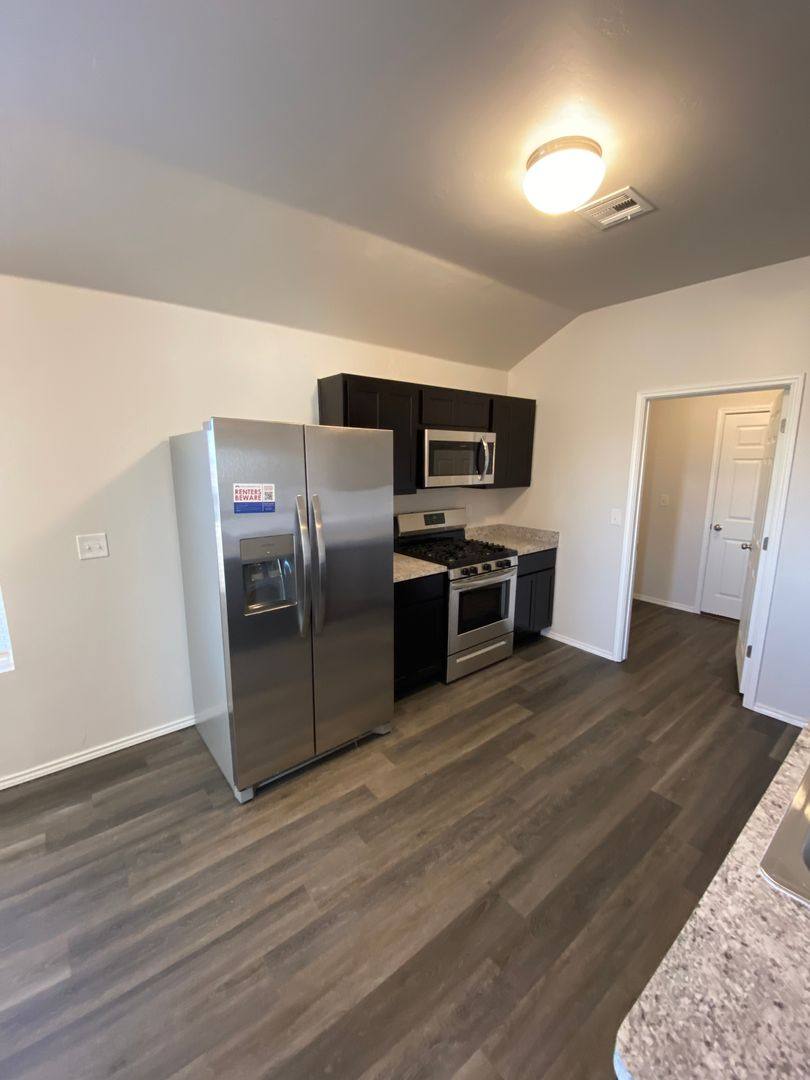 House for rent at 11708 NW 96th St, Yukon, OK 73099