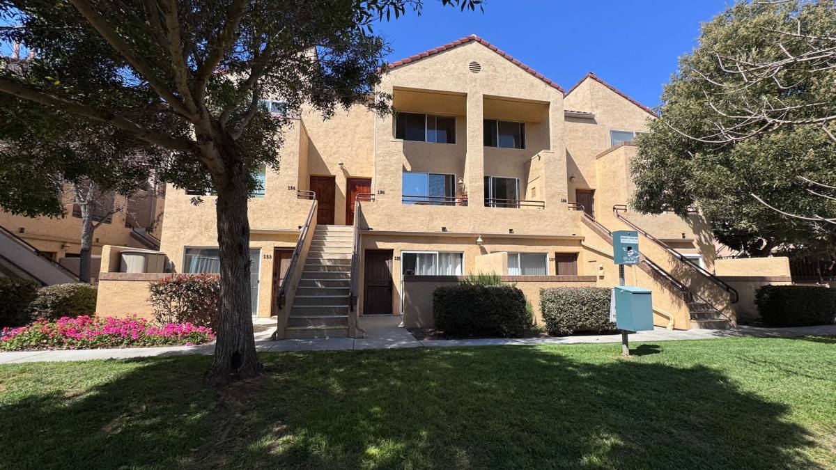Apartment for rent at 3939 Nobel Dr, San Diego, CA 92121