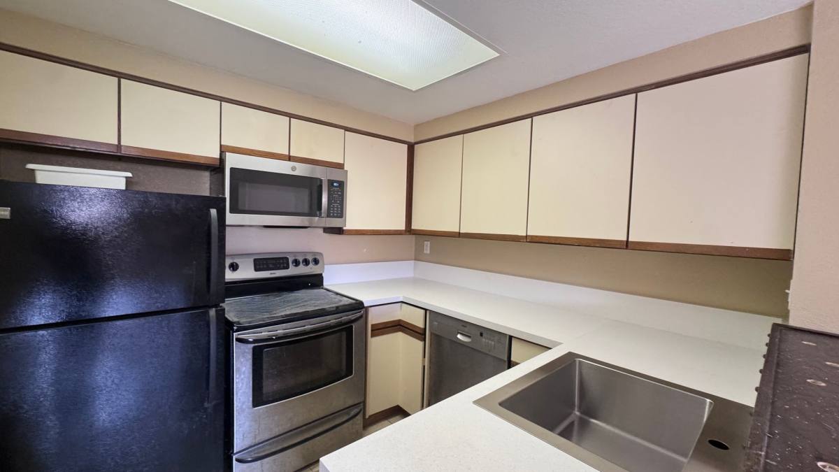 Apartment for rent at 3939 Nobel Dr, San Diego, CA 92121