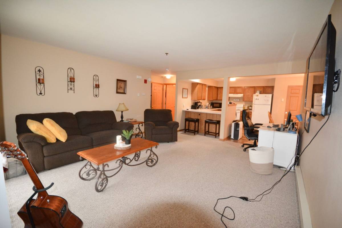 House for rent at 1872 Deerhaven Lane NE, Rochester, MN 55906