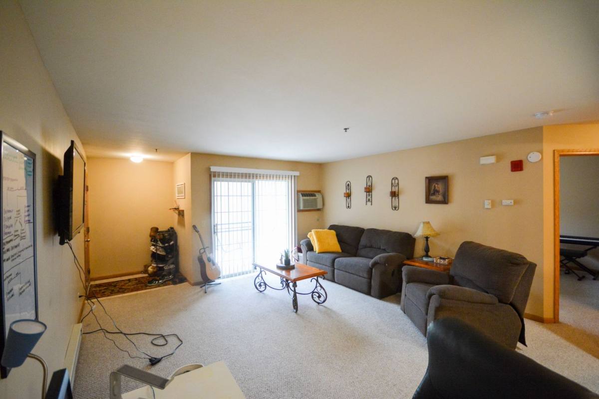 House for rent at 1872 Deerhaven Lane NE, Rochester, MN 55906