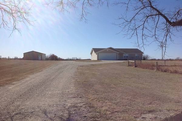 House for rent at 12380 Elm Slough Rd, Saint George, KS 66535