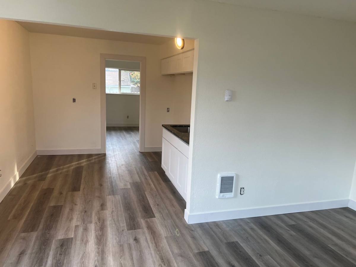 Apartment for rent at 2409 E Millplain Blvd, Vancouver, WA 98661