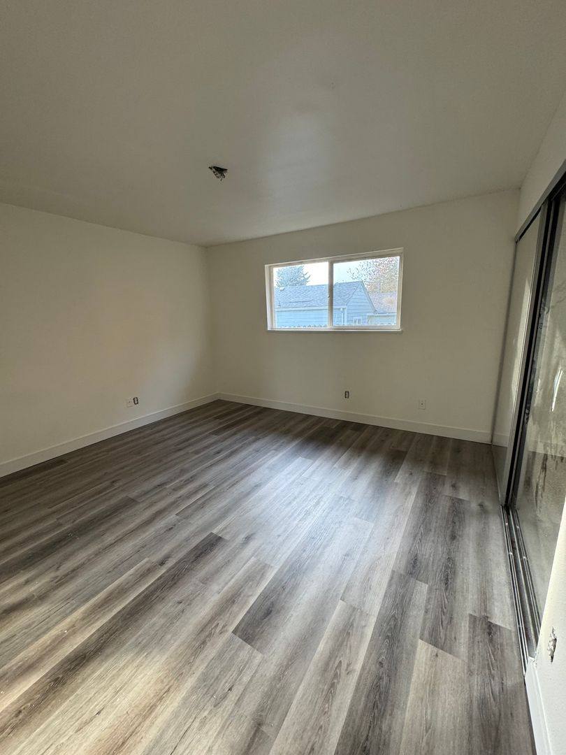 Apartment for rent at 2409 E Millplain Blvd, Vancouver, WA 98661