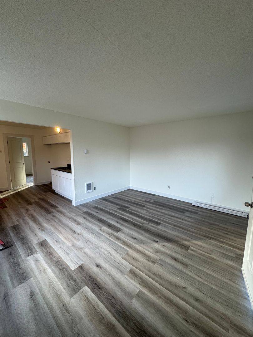 Apartment for rent at 2409 E Millplain Blvd, Vancouver, WA 98661