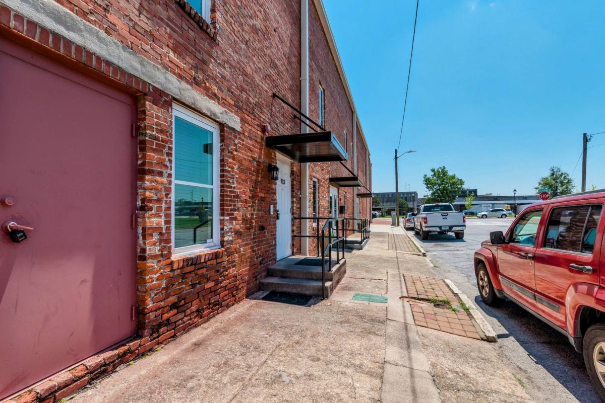 Apartment for rent at 913 Walker St #102, Augusta, GA 30901