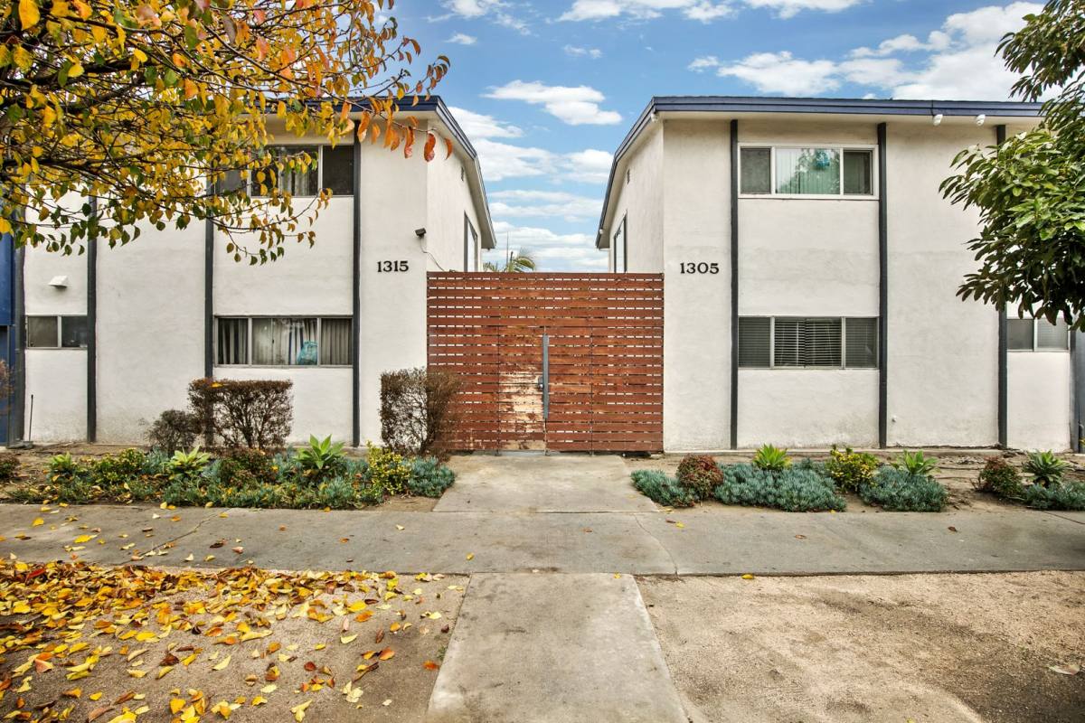 Apartment for rent at 1315 W 19th St, Long Beach, CA 90810