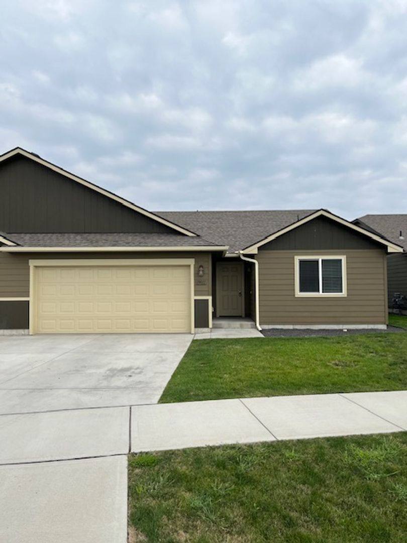 Apartment for rent at 17910 - 17912 E Shannon Ave, Greenacres, WA 99016