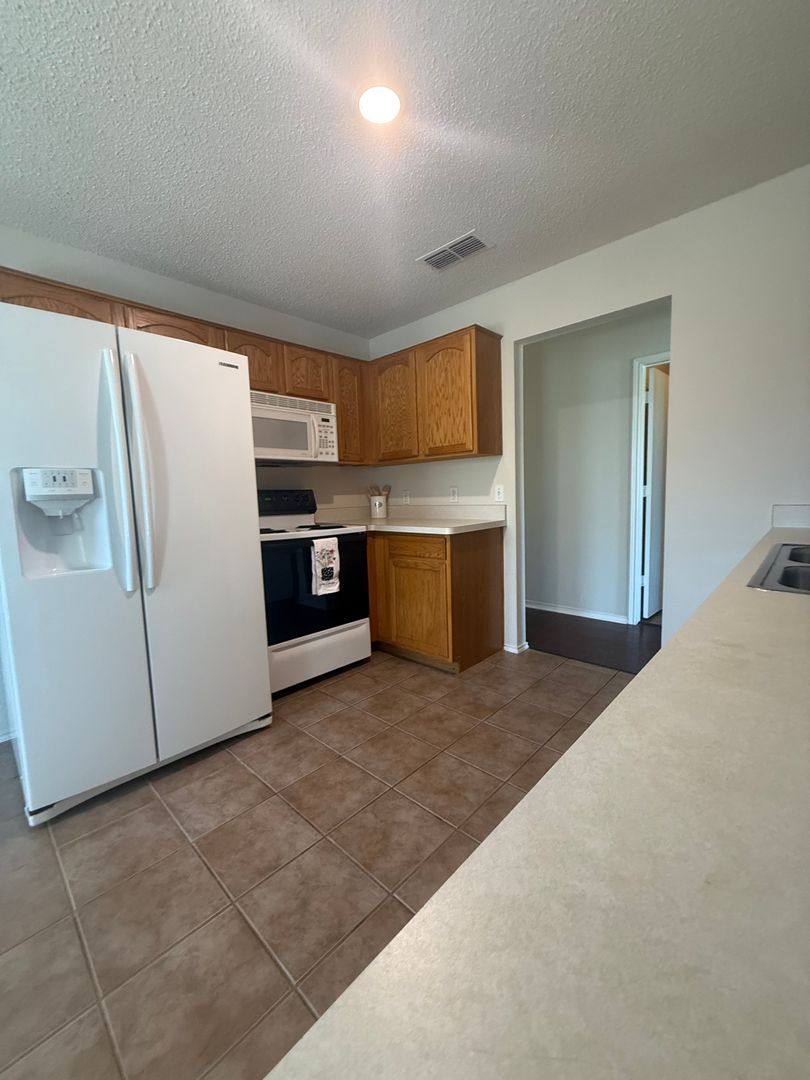 House for rent at 314 Beaumont Dr, Weatherford, TX 76086