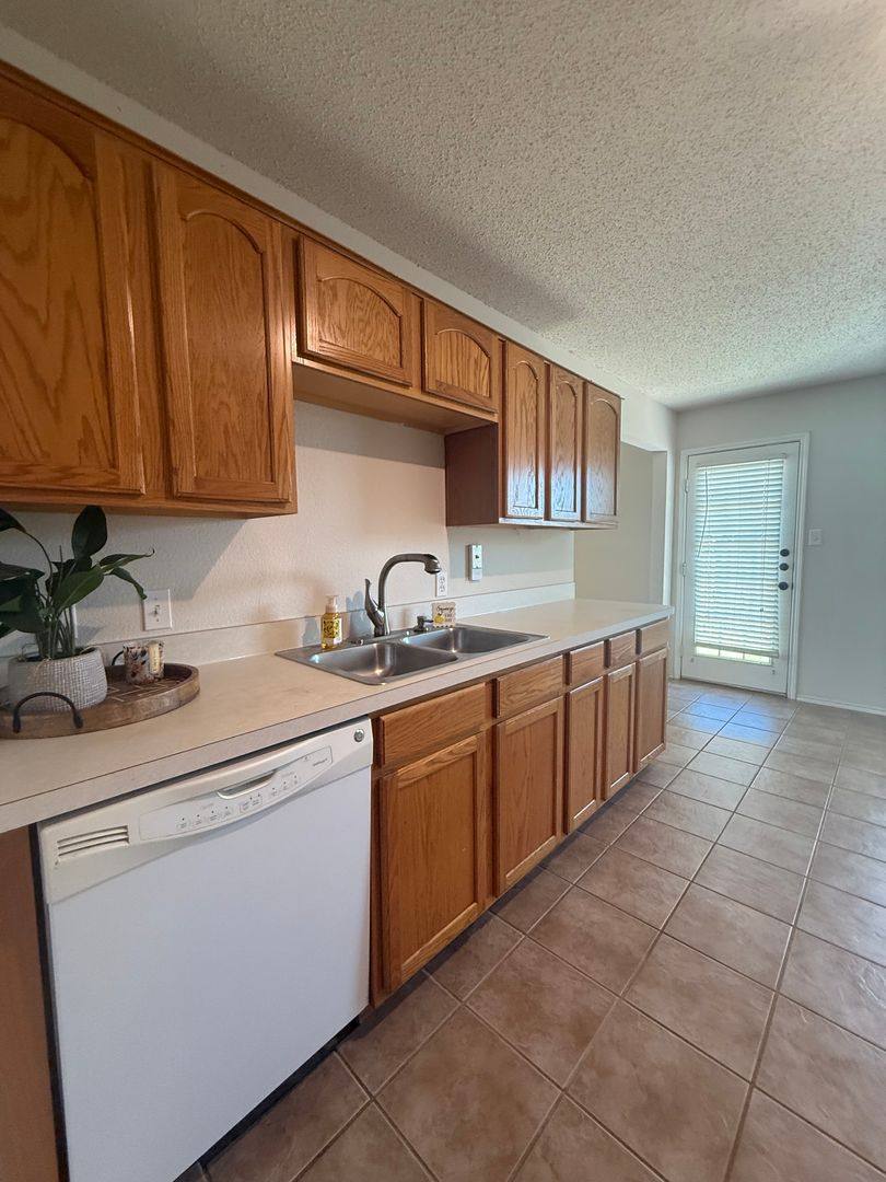 House for rent at 314 Beaumont Dr, Weatherford, TX 76086