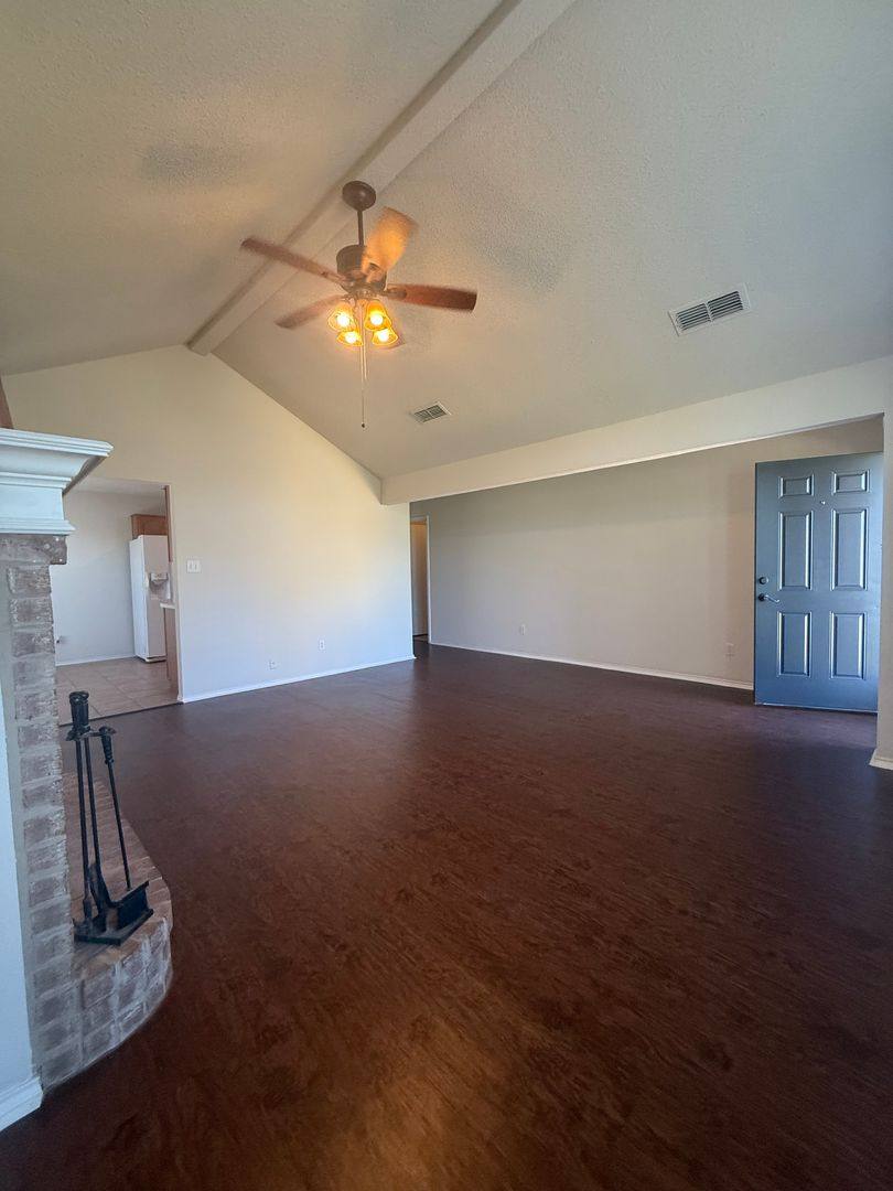 House for rent at 314 Beaumont Dr, Weatherford, TX 76086