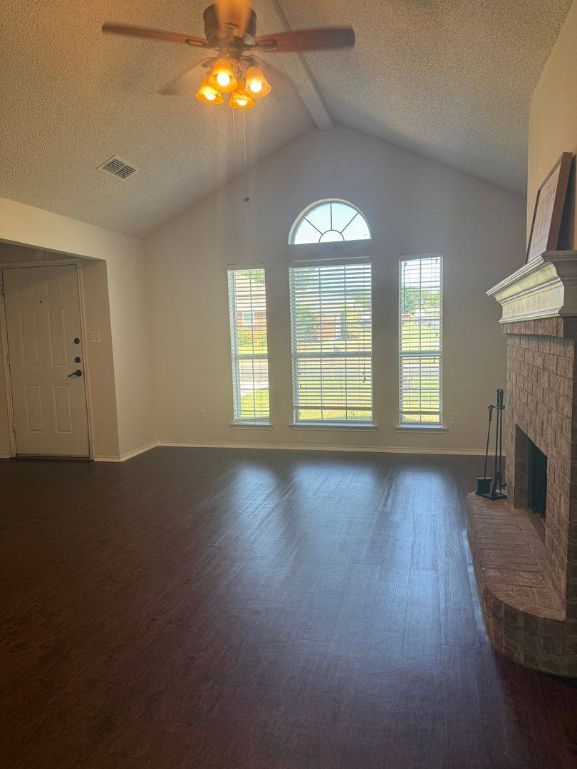 House for rent at 314 Beaumont Dr, Weatherford, TX 76086