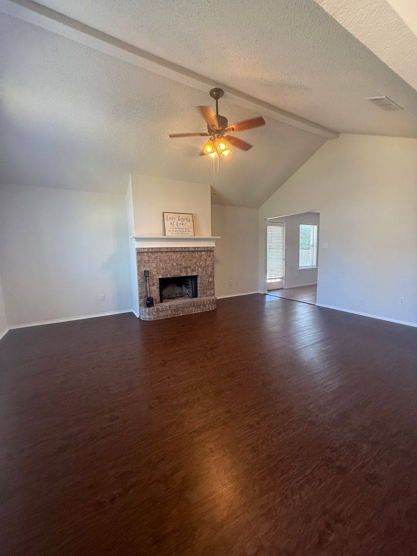 House for rent at 314 Beaumont Dr, Weatherford, TX 76086
