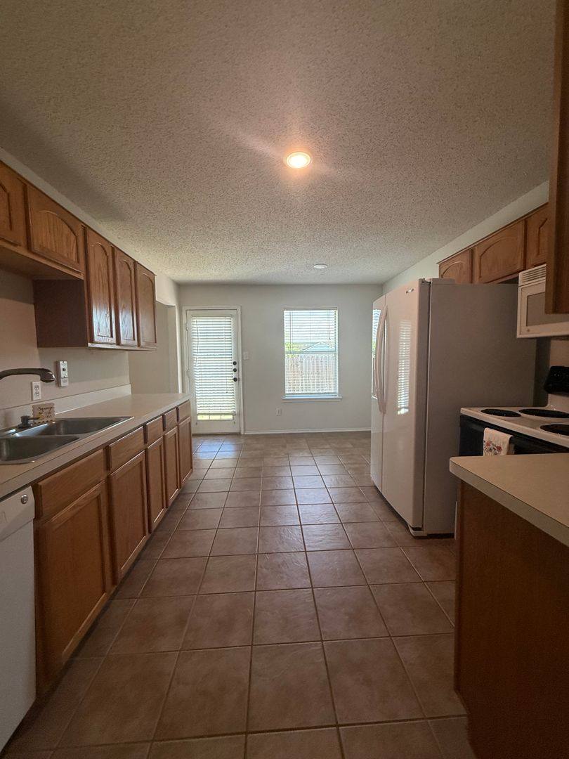 House for rent at 314 Beaumont Dr, Weatherford, TX 76086