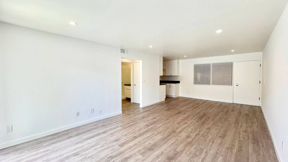 Apartment for rent at 914 Mountain View Ave, Mountain View, CA 94040