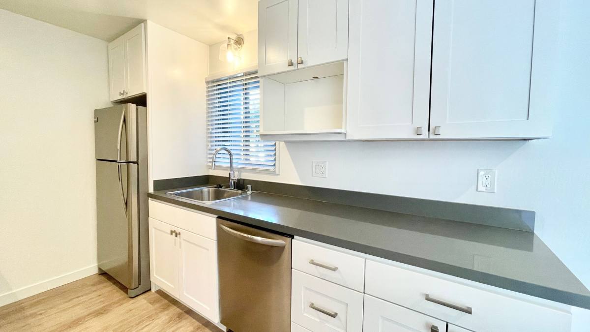 Apartment for rent at 914 Mountain View Ave, Mountain View, CA 94040