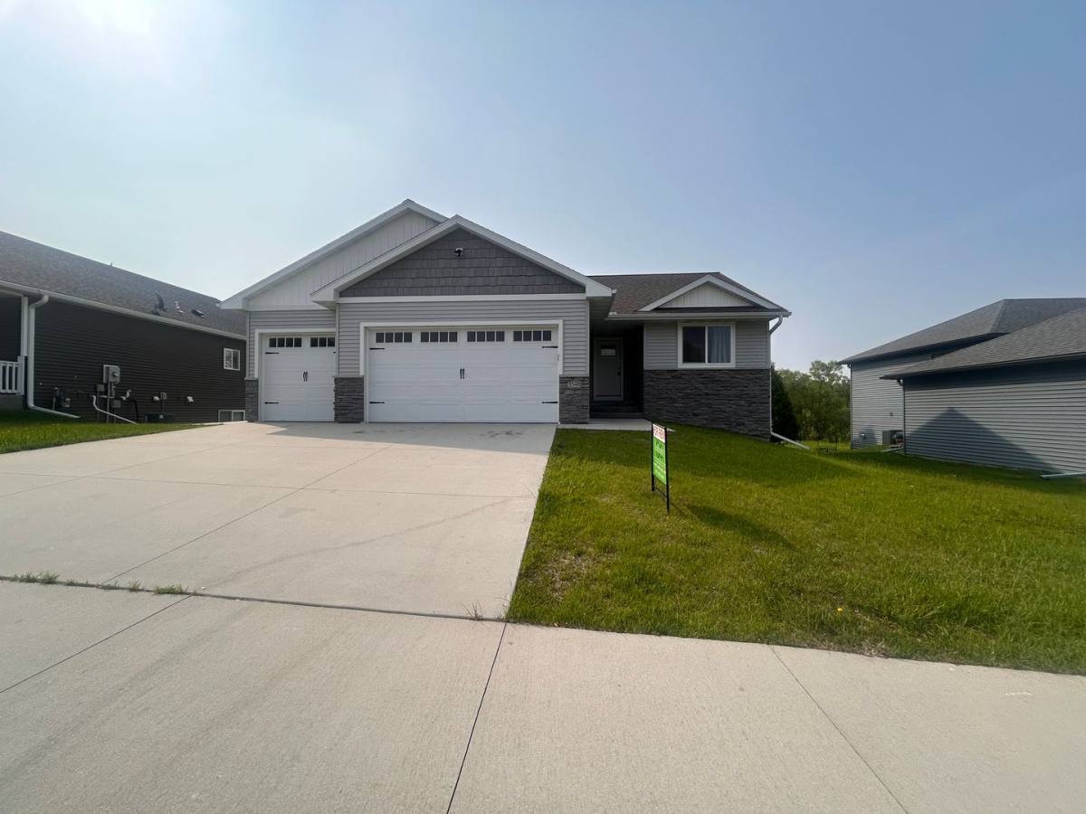 House for rent at 3548 Bridgeview Dr SE, Rochester, MN 55904