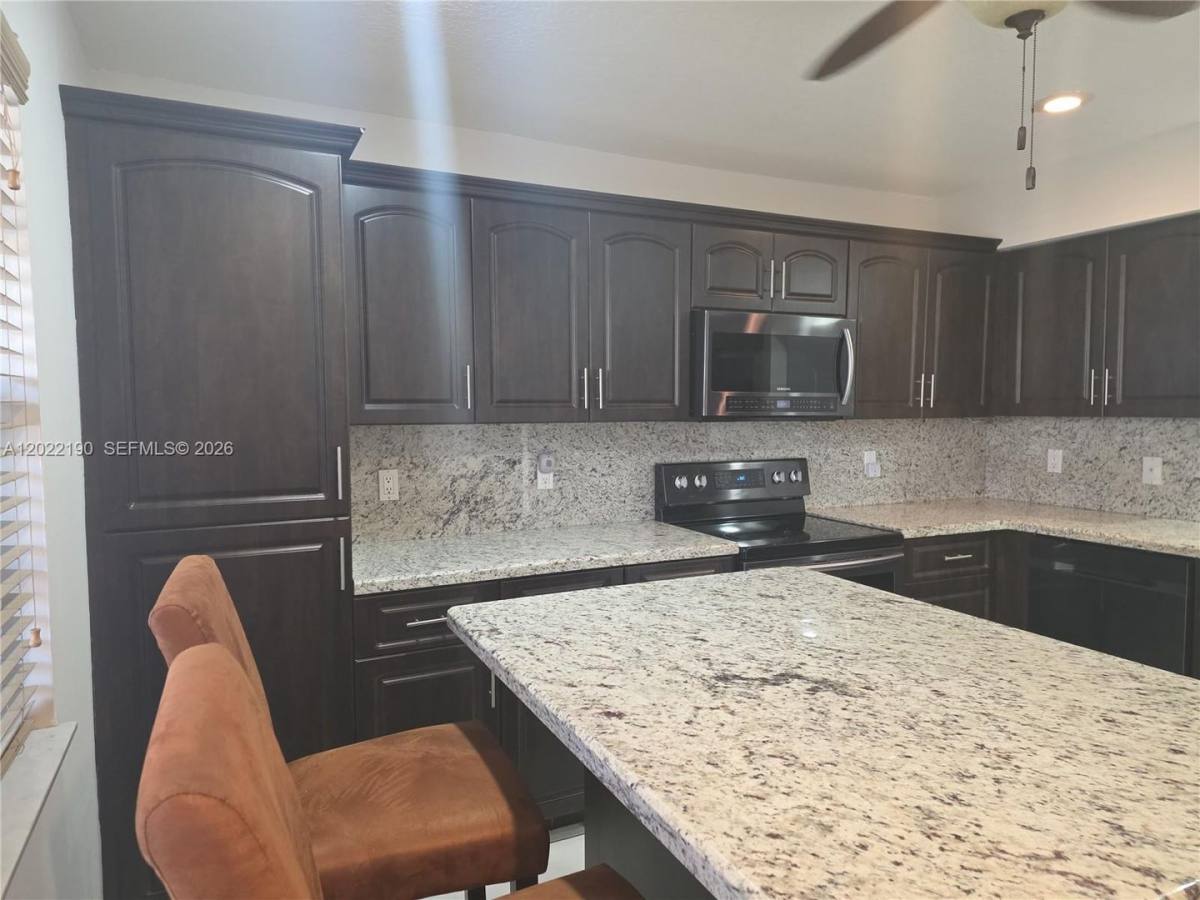 Townhouse for rent at 9521 NW 42nd St, Fort Lauderdale, FL 33351