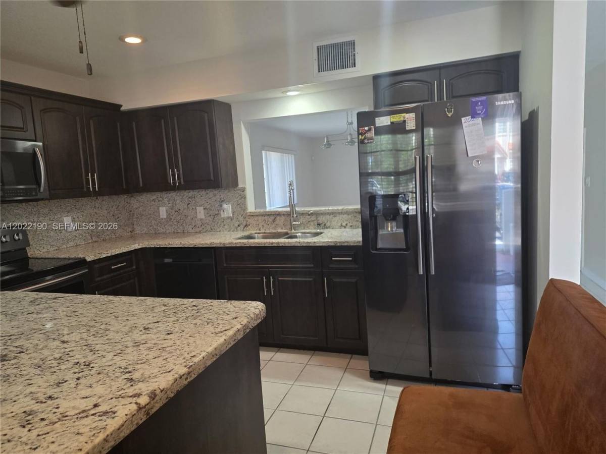 Townhouse for rent at 9521 NW 42nd St, Fort Lauderdale, FL 33351