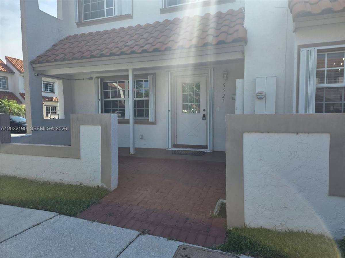 Townhouse for rent at 9521 NW 42nd St, Fort Lauderdale, FL 33351