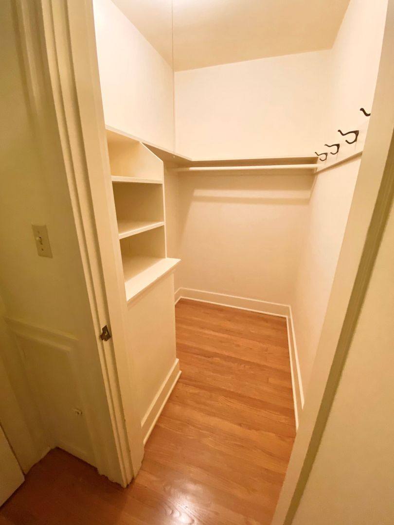 Apartment for rent at 921 1st Ave W, Seattle, WA 98119
