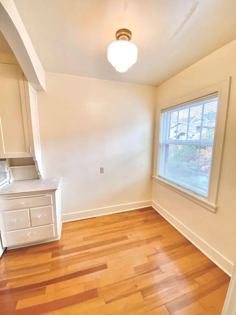 Apartment for rent at 921 1st Ave W, Seattle, WA 98119