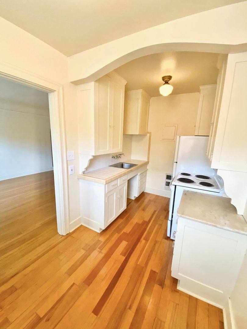 Apartment for rent at 921 1st Ave W, Seattle, WA 98119