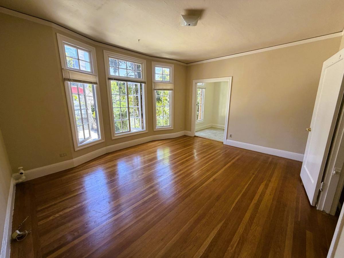 Apartment for rent at 231 29th St, Oakland, CA 94611