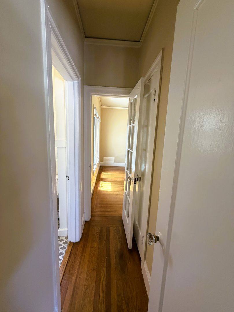 Apartment for rent at 231 29th St, Oakland, CA 94611
