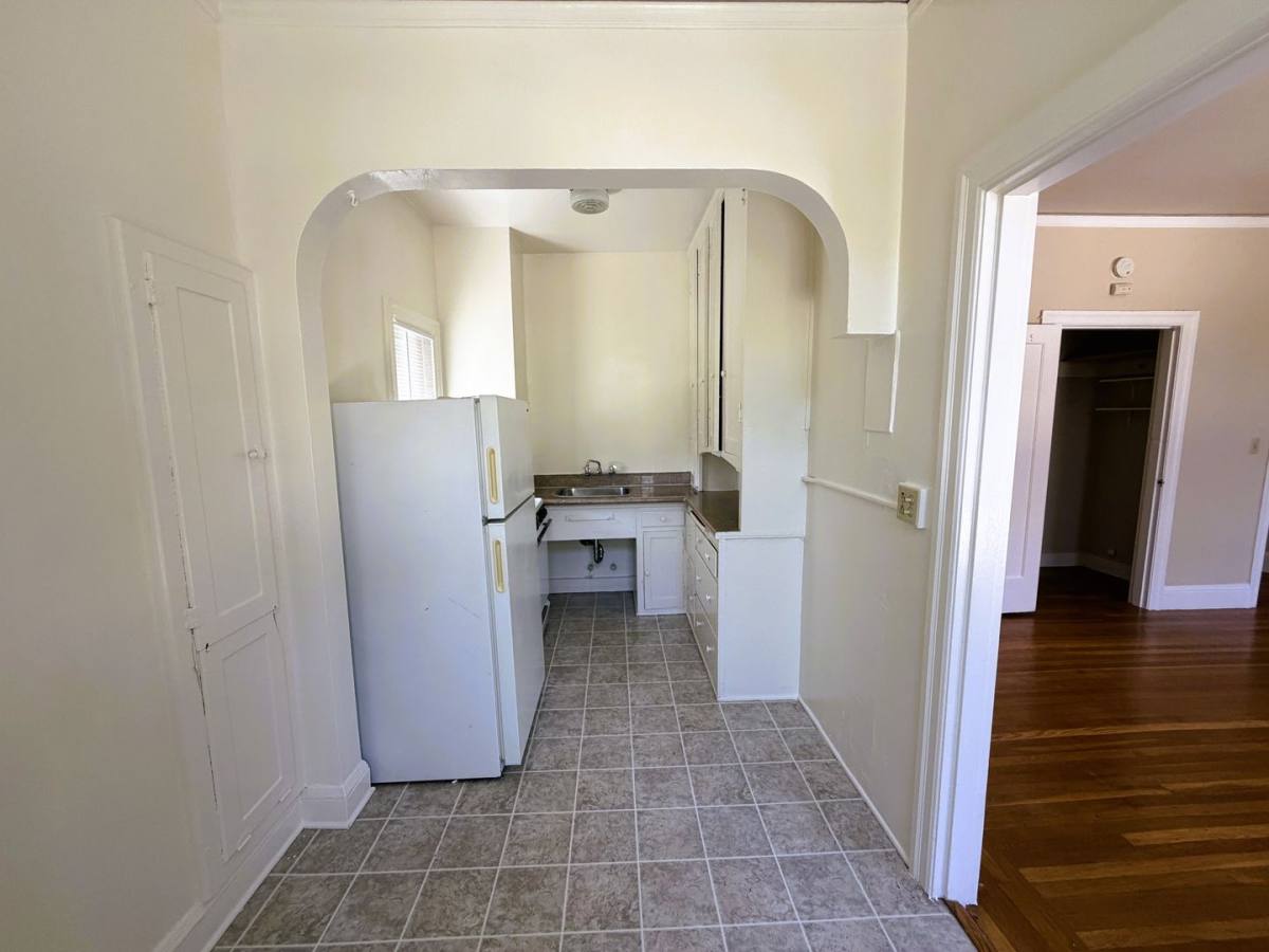 Apartment for rent at 231 29th St, Oakland, CA 94611