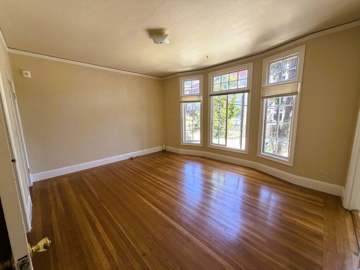 Apartment for rent at 231 29th St, Oakland, CA 94611