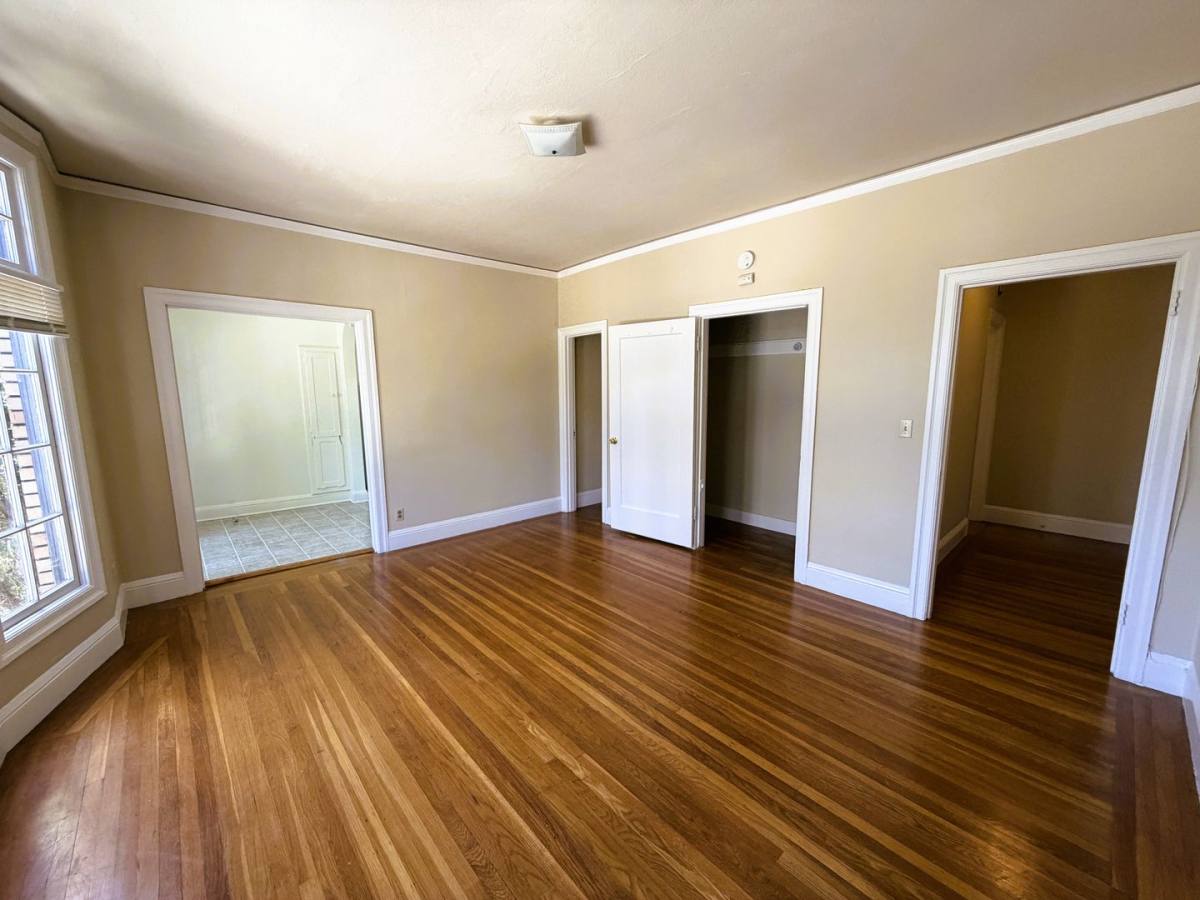 Apartment for rent at 231 29th St, Oakland, CA 94611