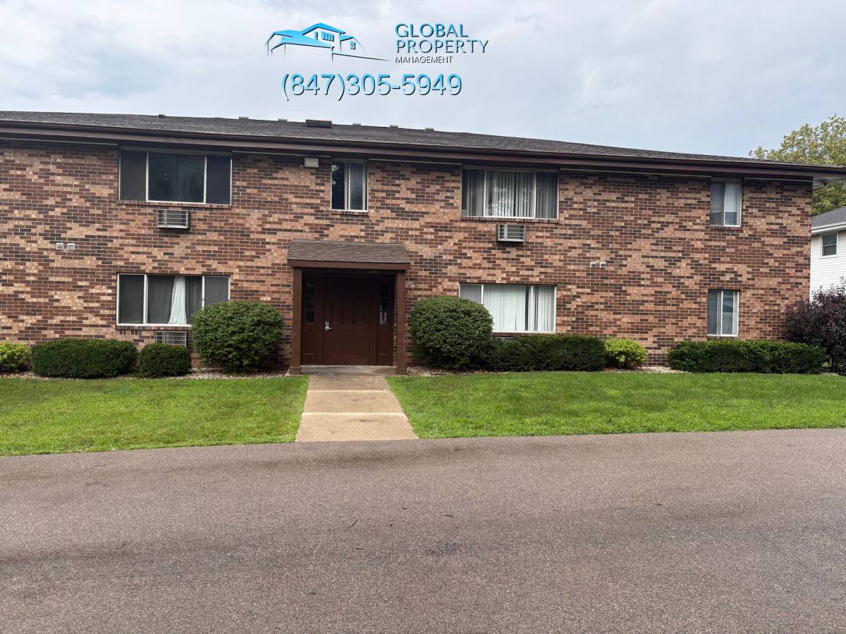 Apartment for rent at 9047 15th Ave, Kenosha, WI 53143