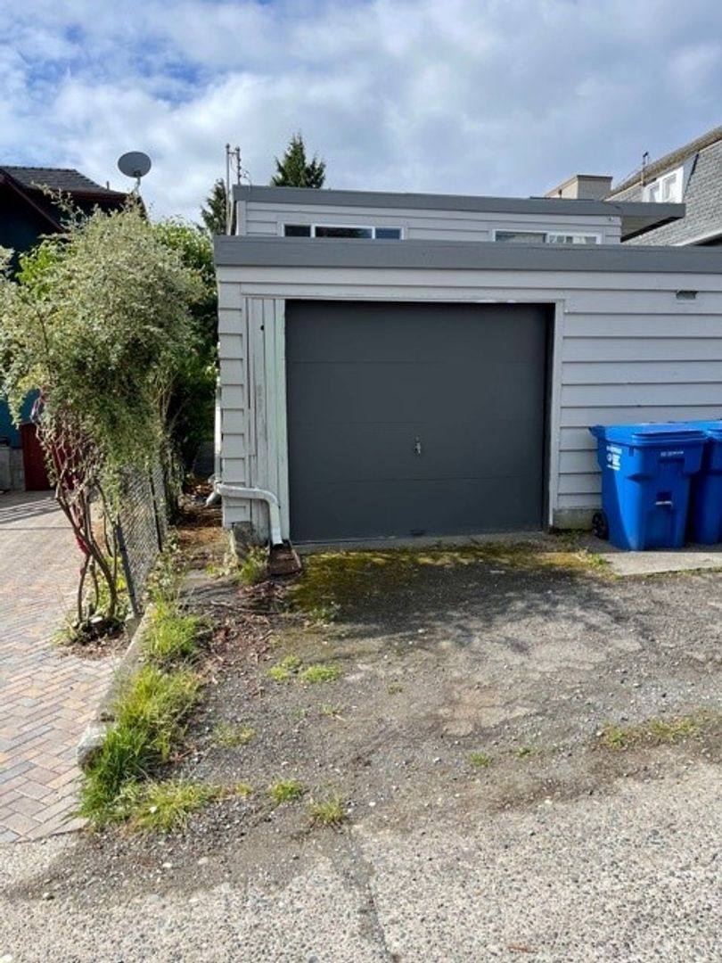 Apartment for rent at 310 N 72nd St, Seattle, WA 98103